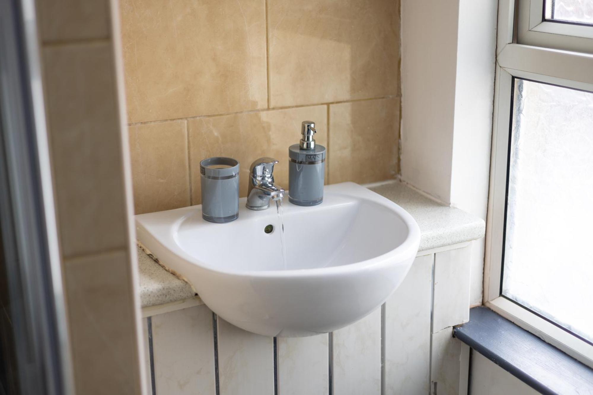 Spacious 3 Bed By Free Wifi And Netflix Apartamento *