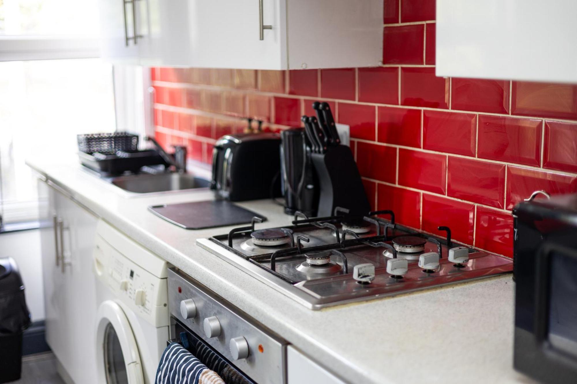 Spacious 3 Bed By Free Wifi And Netflix Apartamento