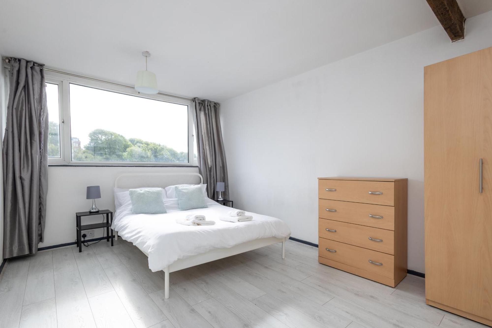 Apartamento Spacious 3 Bed By Free Wifi And Netflix