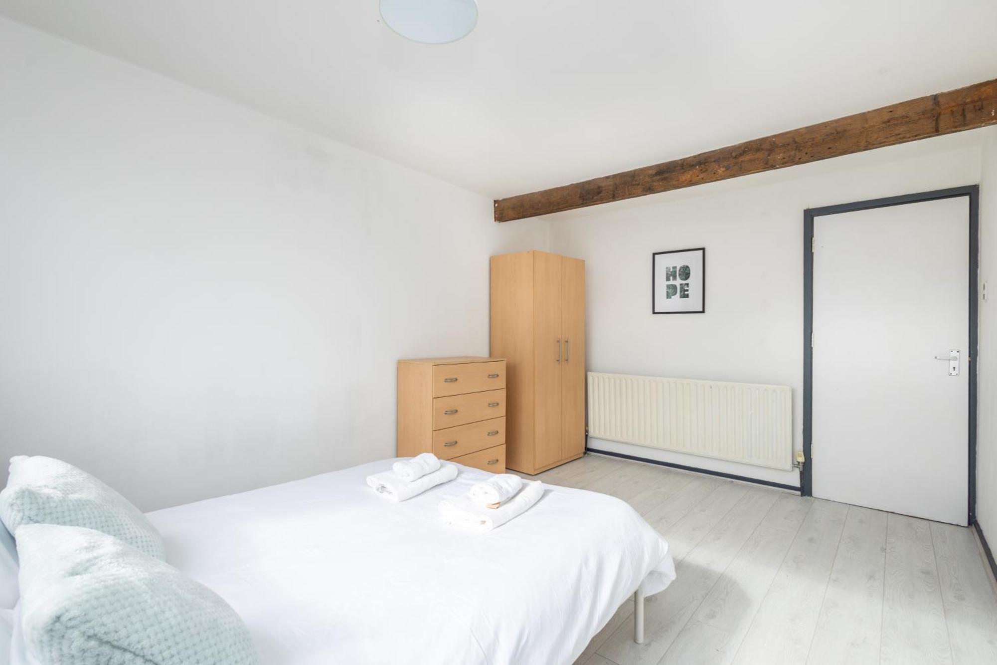 Apartamento Spacious 3 Bed By Free Wifi And Netflix *