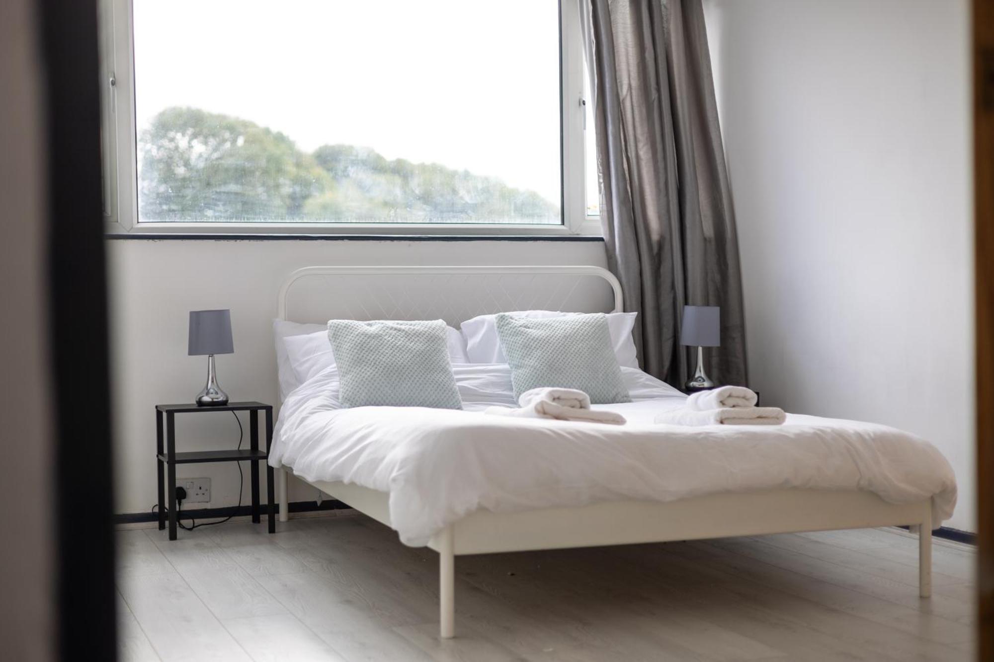 Apartment Spacious 3 Bed By Free Wifi And Netflix *